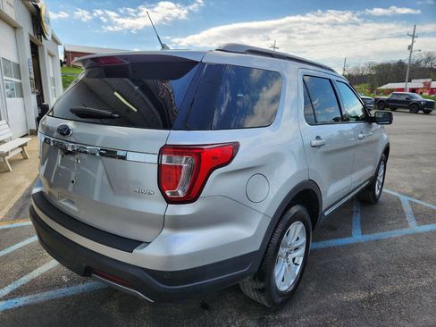Used 2019 Ford Explorer XLT w/ Equipment Group 201A AWD/4WD image 8
