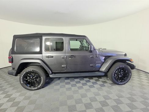 Used 2022 Jeep Wrangler Unlimited Sahara image 3