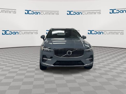 Used 2023 Volvo XC60 B5 Plus FWD image 3