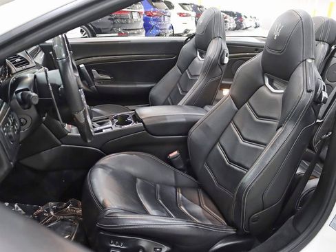 Used 2015 Maserati GranTurismo MC image 27