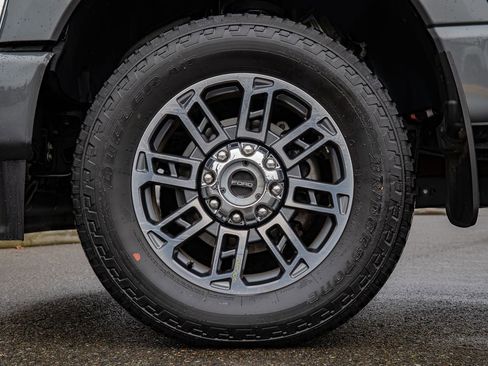 Used 2025 Ford F350 Platinum w/ Platinum Plus Package image 11