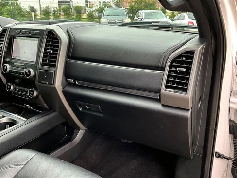 Used 2019 Ford Expedition XLT w/ Equipment Group 202A RWD image 19