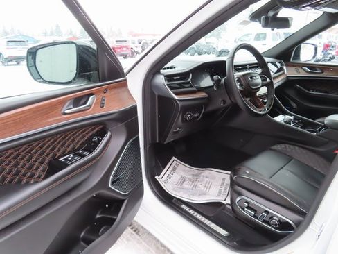 Used 2024 Jeep Grand Cherokee L Summit w/ Advanced Protech Group IV image 19