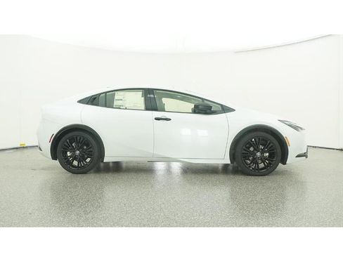 New 2026 Toyota Prius FWD image 28