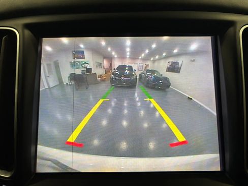 Used 2017 Maserati Levante AWD/4WD image 34