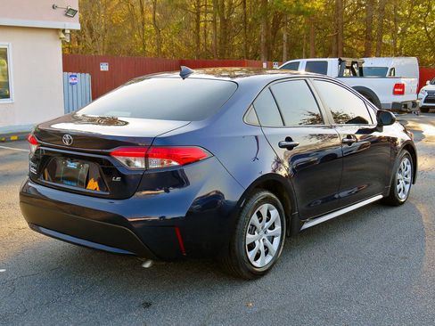 Used 2021 Toyota Corolla LE image 7