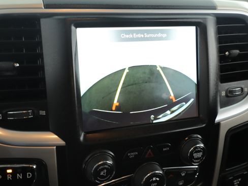 Used 2020 RAM 1500 Classic SLT w/ Luxury Group image 15