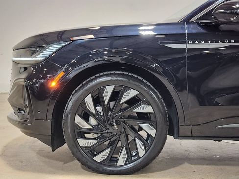Used 2024 Lincoln Nautilus Black Label w/ Jet Appearance Package (87T) AWD/4WD image 5