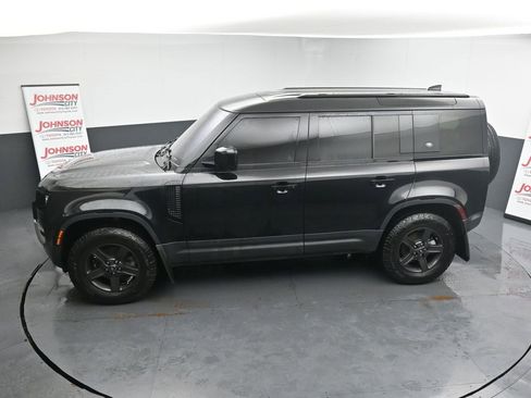 Used 2022 Land Rover Defender 110 S image 28