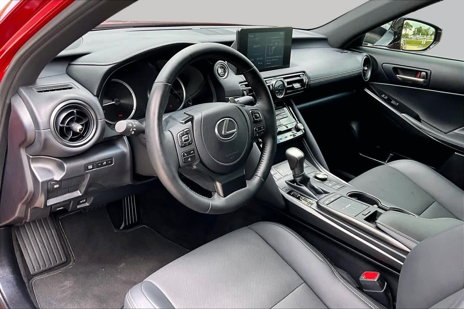 Used 2025 Lexus IS 300 w/ Comfort Package RWD image 18