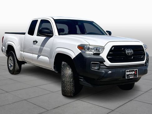 Used 2019 Toyota Tacoma SR image 2
