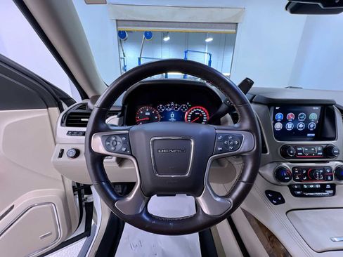 Used 2016 GMC Yukon XL Denali w/ Open Road Package AWD/4WD image 14