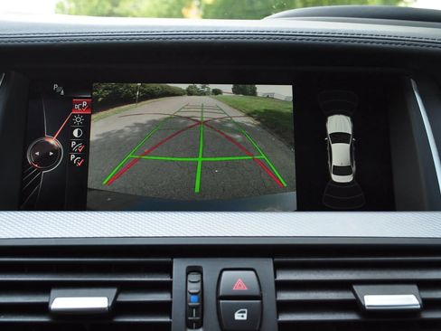 Used 2016 BMW 550i xDrive Sedan image 23