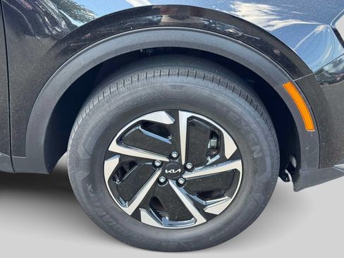 Used 2023 Kia Sportage LX AWD/4WD image 5