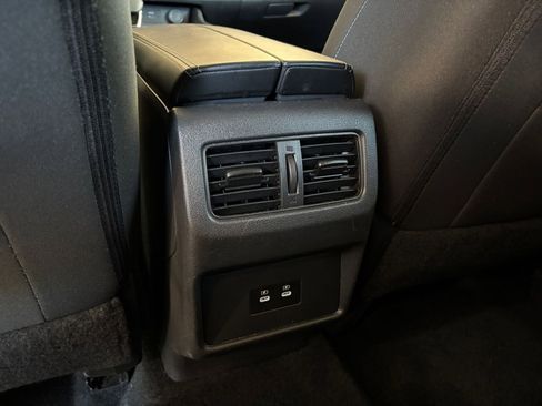 Used 2025 Nissan Rogue SV FWD image 24