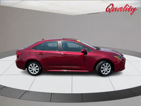 Used 2024 Toyota Corolla LE FWD image 2