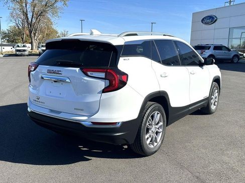 Used 2022 GMC Terrain SLT image 3