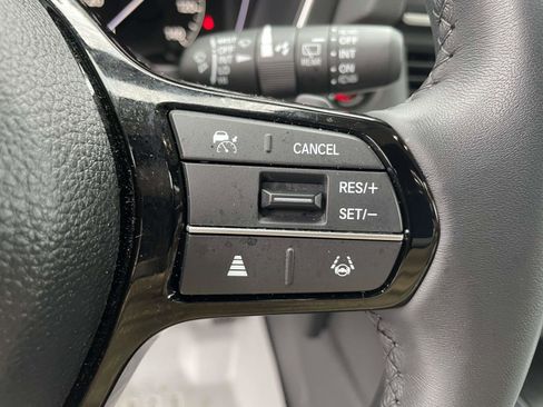 Certified 2025 Honda Pilot Touring image 13