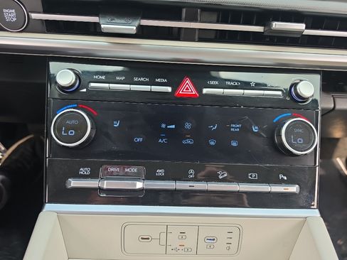 Certified 2024 Hyundai Santa Fe SEL AWD/4WD image 30