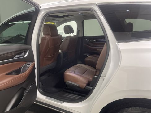 Used 2019 Buick Enclave Avenir FWD image 13