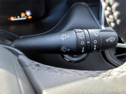 Used 2024 Jeep Compass Limited w/ High Altitude Package image 17