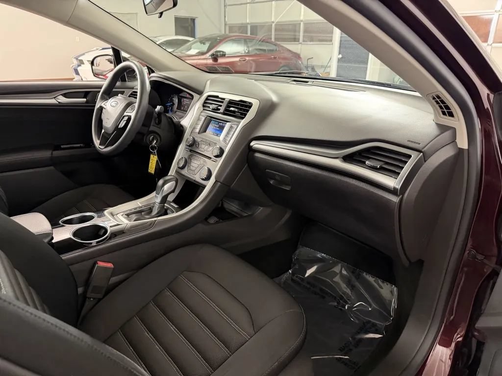 Used 2013 Ford Fusion SE FWD image 30