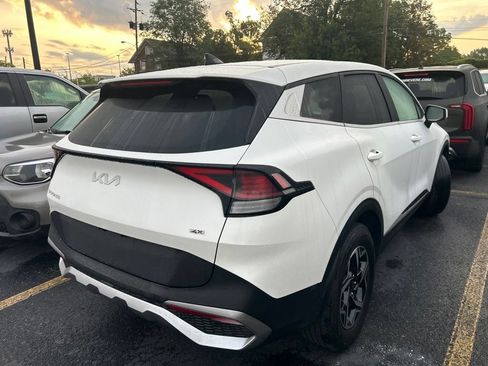 Used 2024 Kia Sportage LX AWD/4WD image 5
