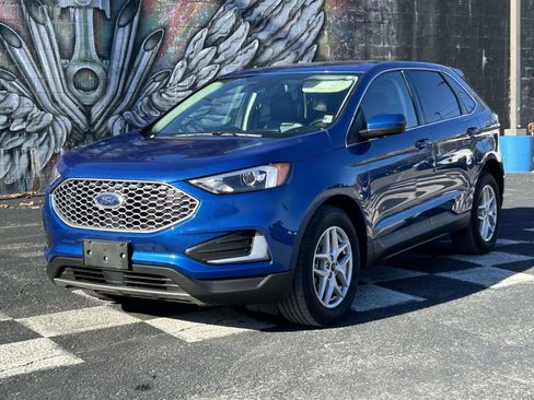 Used 2024 Ford Edge SEL image 7