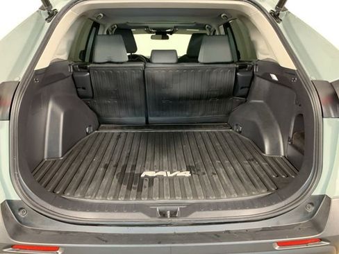 Used 2022 Toyota RAV4 XLE w/ Convenience Package AWD/4WD image 15