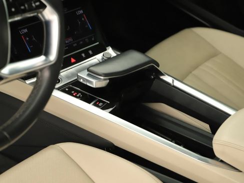 Certified 2024 Audi Q8 e-tron Premium Plus AWD/4WD image 17