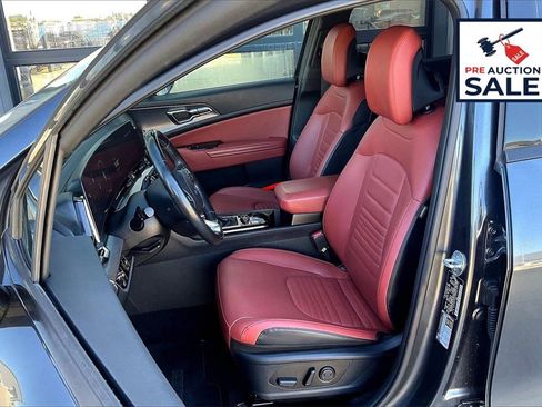 Certified 2024 Kia Sportage SX image 24