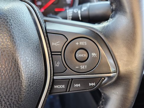 Used 2018 Toyota Camry XSE image 31