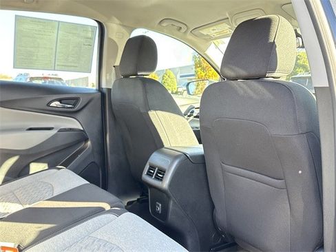 Used 2022 Chevrolet Equinox LS image 23