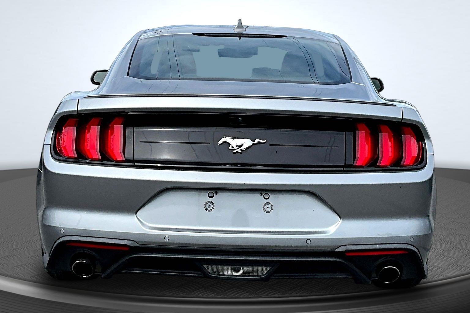 Used 2022 Ford Mustang Premium RWD image 4