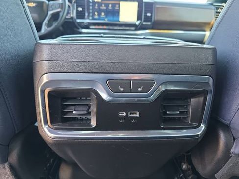 Used 2024 Chevrolet Silverado 1500 High Country w/ High Country Premium Package image 12