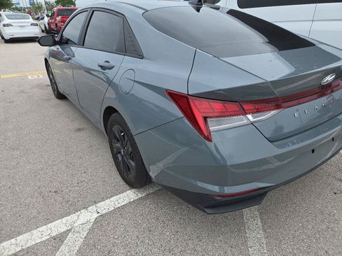 Used 2022 Hyundai Elantra Blue FWD image 4