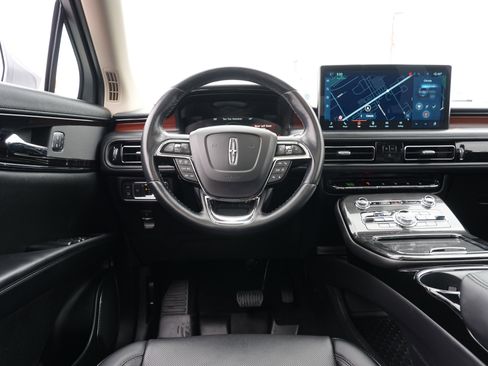 Used 2022 Lincoln Nautilus Reserve image 23