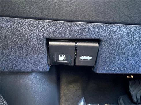 Used 2022 Nissan Kicks SV FWD image 17