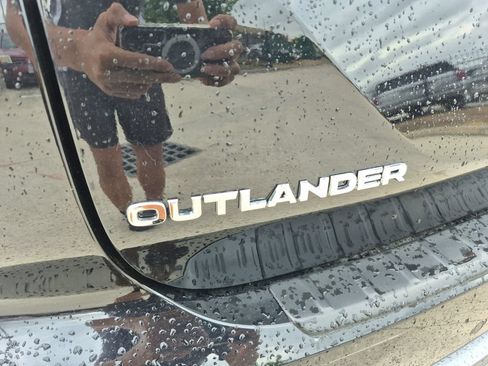 New 2026 Mitsubishi Outlander SE FWD image 30