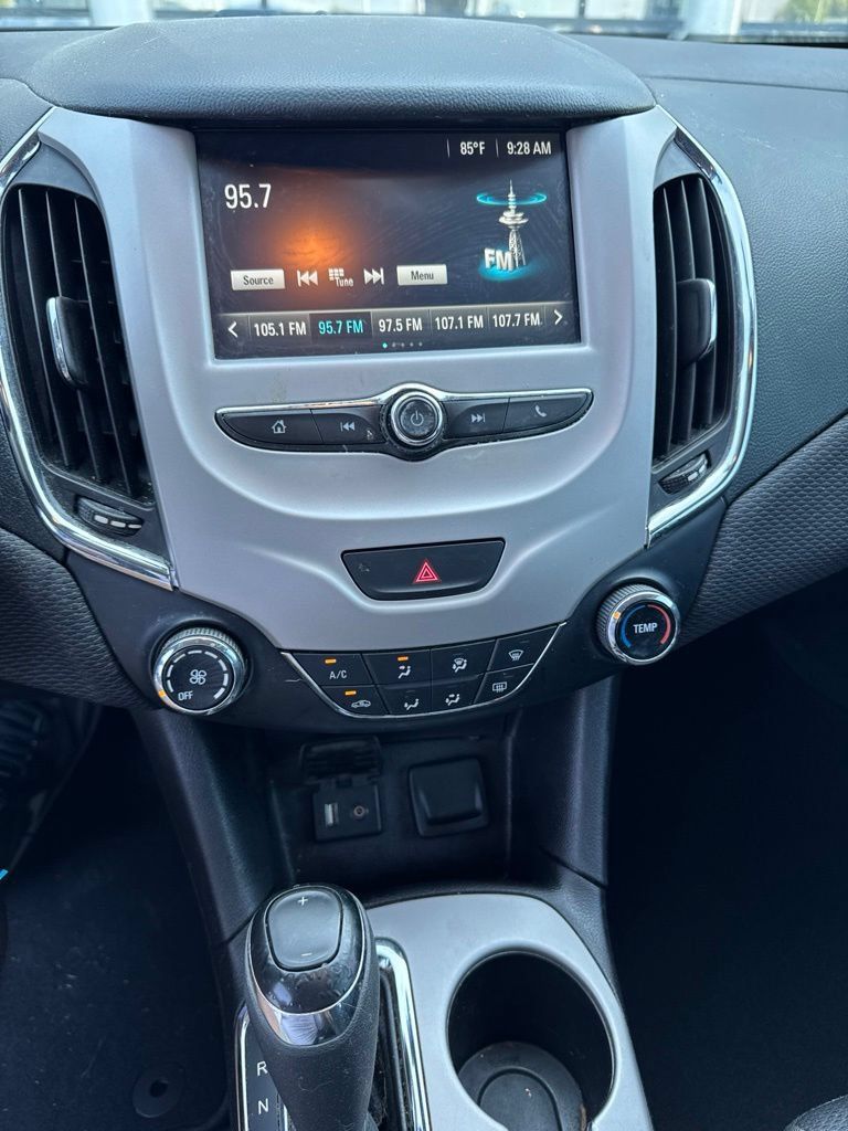Used 2018 Chevrolet Cruze LS FWD image 2