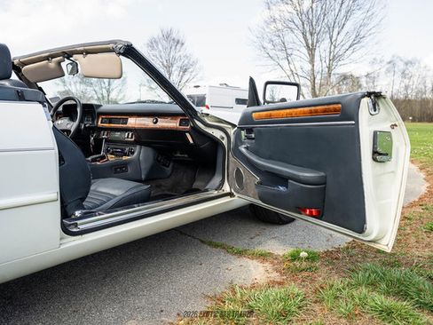 Used 1989 Jaguar XJS V12 Convertible image 43