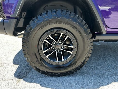 Used 2026 Jeep Wrangler Unlimited Rubicon AWD/4WD image 31