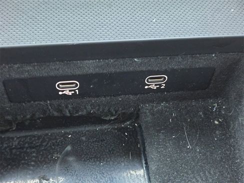 Used 2022 Audi Q8 Premium Plus image 23