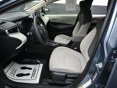 Used 2020 Toyota Corolla LE image 29