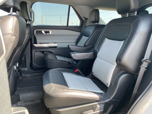 Used 2023 Ford Explorer XLT w/ Equipment Group 202A AWD/4WD image 25