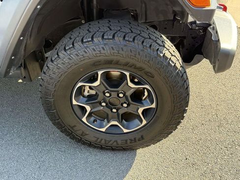 Used 2023 Jeep Wrangler Unlimited Rubicon AWD/4WD image 12