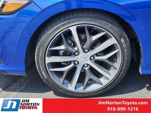 Used 2023 Honda Civic Touring image 12