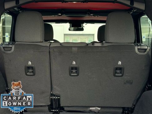 Used 2024 Jeep Wrangler Unlimited Rubicon w/ XTREMEE 35" Tire Package image 28