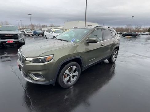 Used 2019 Jeep Cherokee Limited image 4