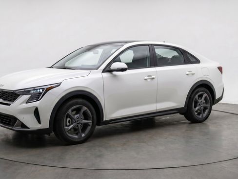Used 2025 Kia K4 FWD image 3
